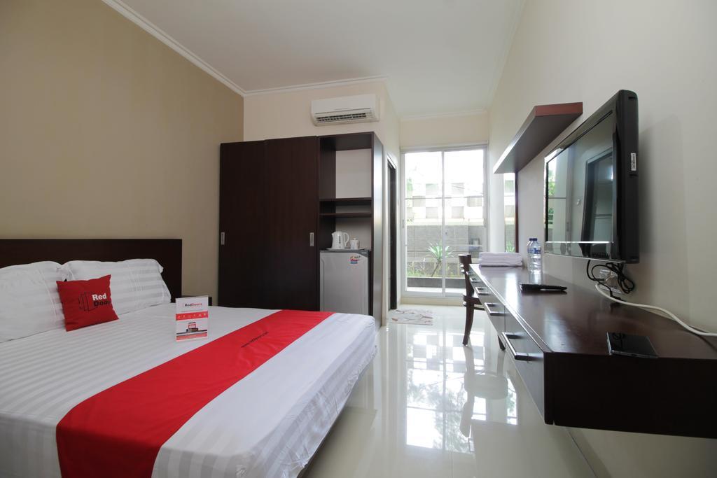 Reddoorz Plus Near Ambassador Mall Jakarta Ngoại thất bức ảnh