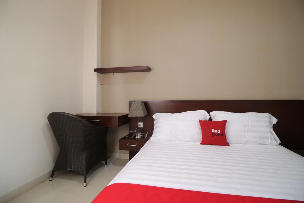 Reddoorz Plus Near Ambassador Mall Jakarta Ngoại thất bức ảnh