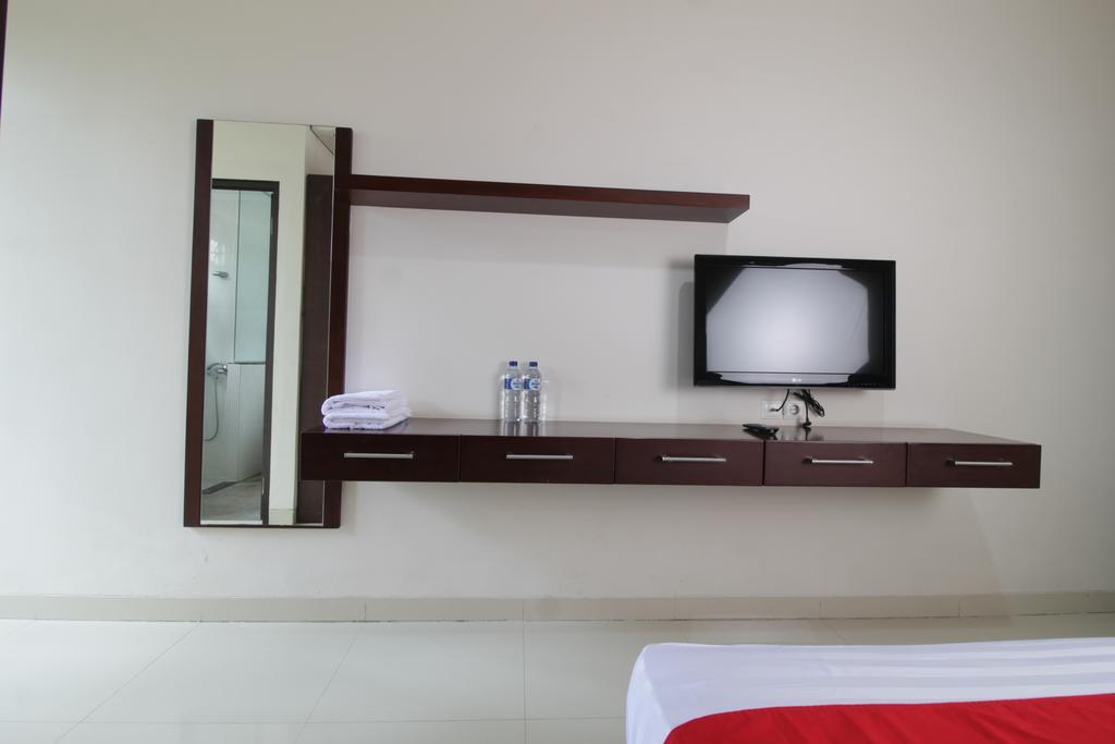Reddoorz Plus Near Ambassador Mall Jakarta Ngoại thất bức ảnh