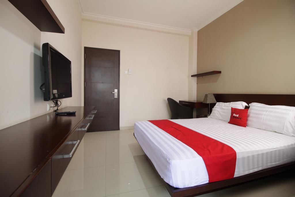 Reddoorz Plus Near Ambassador Mall Jakarta Ngoại thất bức ảnh