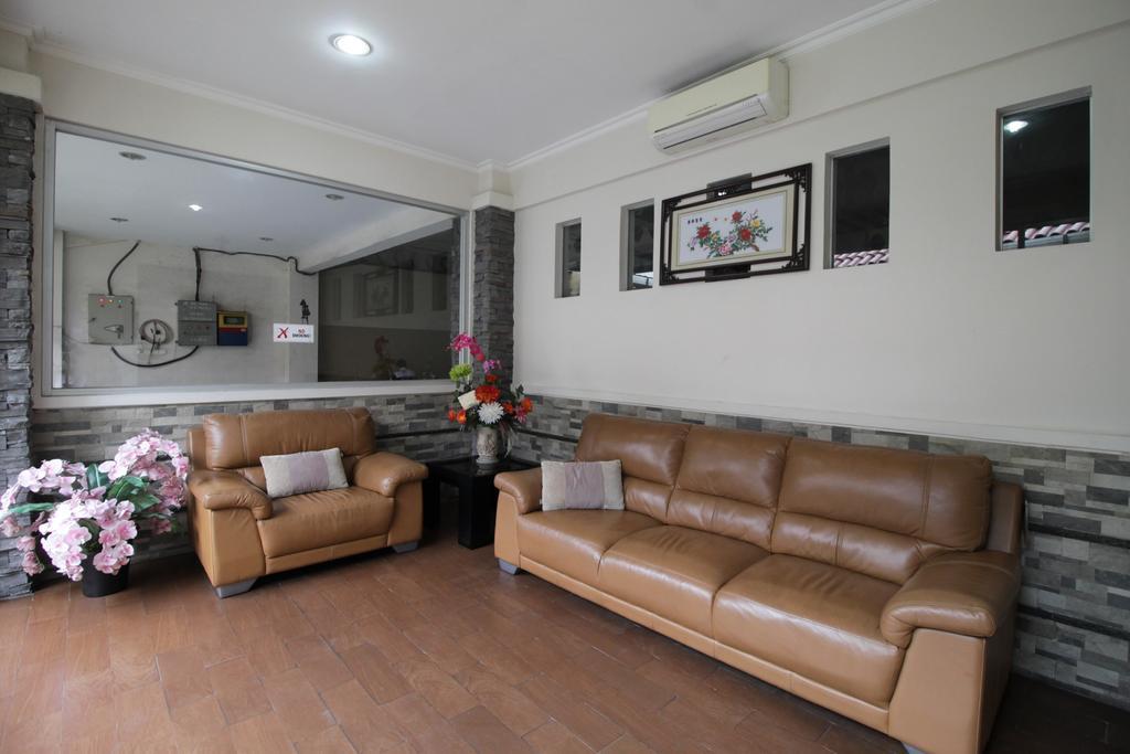 Reddoorz Plus Near Ambassador Mall Jakarta Ngoại thất bức ảnh